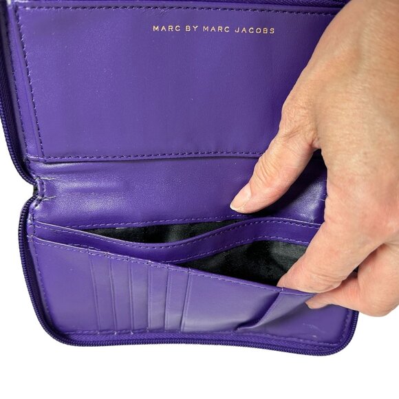 MARC by Marc Jacobs Purple Neoprene  Dreamy Logo Zip Slim Wallet - Picture 7 of 13